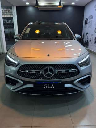 MERCEDES-BENZ-GLA 200-2026