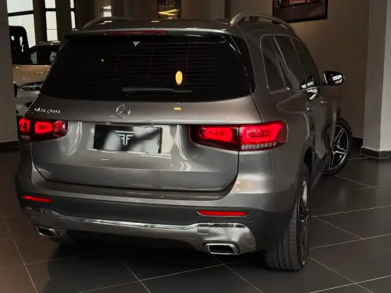 MERCEDES-BENZ-GLB 200-2021