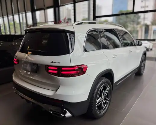 MERCEDES-BENZ-GLB 220-2024