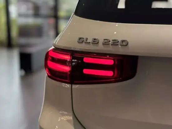 MERCEDES-BENZ-GLB 220-2.0 MHEV AMG LINE 4MATIC 8G-DCT MERCEDES-BENZ-GLB 220-2024