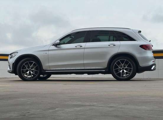 MERCEDES-BENZ-GLC 43 AMG-2019