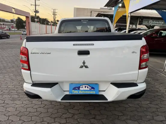 MITSUBISHI-L200 TRITON-2.4 16V TURBO DIESEL GL CD 4X4 MANUAL MITSUBISHI-L200 TRITON-2021
