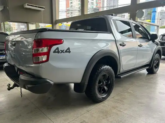 MITSUBISHI-L200 TRITON-2.4 16V TURBO DIESEL OUTDOOR GLX CD 4X4 MANUAL MITSUBISHI-L200 TRITON-2022