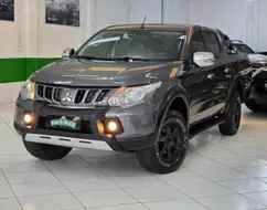 MITSUBISHI L200 TRITON 2.4 16V TURBO DIESEL OUTDOOR HPE-S CD 4X4 AUTOMÁTICO MITSUBISHI L200 TRITON 2.4 16V TURBO DIESEL OUTDOOR HPE-S CD 4X4 AUTOMÁTICO
