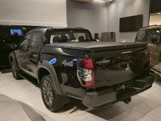 MITSUBISHI-L200 TRITON-2.4 16V TURBO DIESEL SPORT OUTDOOR GLS CD 4P 4X4 AUTOMÁTICO MITSUBISHI-L200 TRITON-2024