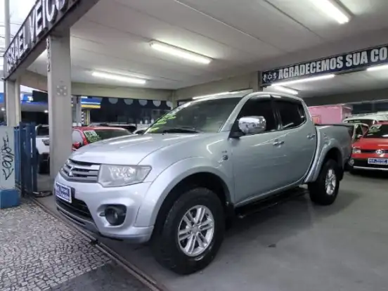 MITSUBISHI-L200 TRITON-3.2 HPE 4X4 CD 16V TURBO INTERCOOLER DIESEL 4P AUTOMÁTICO MITSUBISHI-L200 TRITON-2015