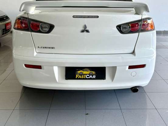 MITSUBISHI-LANCER-2.0 16V GASOLINA 4P AUTOMÁTICO MITSUBISHI-LANCER-2014