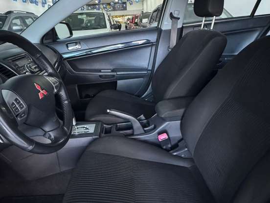 MITSUBISHI-LANCER-2.0 16V GASOLINA 4P AUTOMÁTICO MITSUBISHI-LANCER-2014