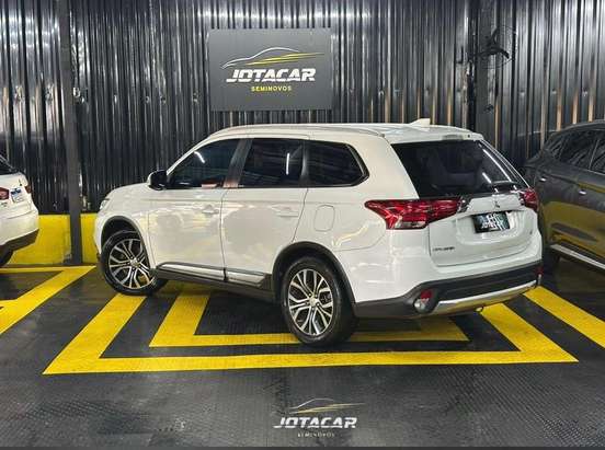 MITSUBISHI-OUTLANDER-2017