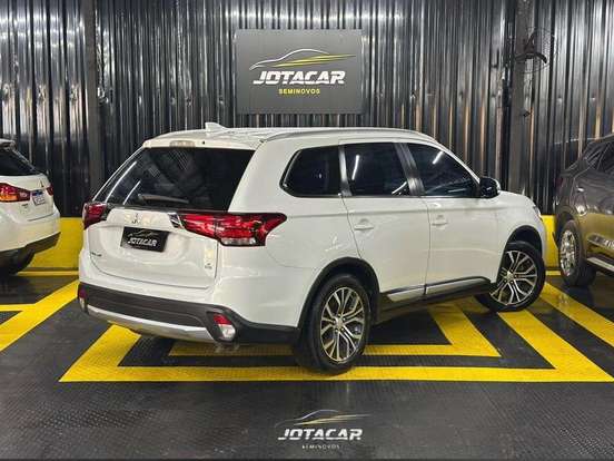 MITSUBISHI-OUTLANDER-2.0 COMFORT 16V GASOLINA 4P AUTOMÁTICO MITSUBISHI-OUTLANDER-2017