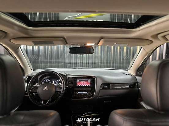 MITSUBISHI-OUTLANDER-2.0 COMFORT 16V GASOLINA 4P AUTOMÁTICO MITSUBISHI-OUTLANDER-2017