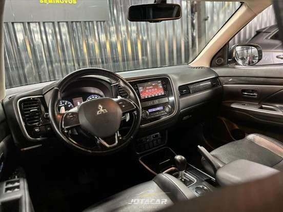 MITSUBISHI-OUTLANDER-2017