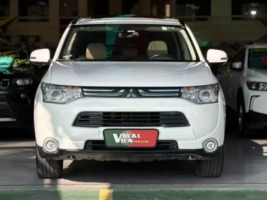 MITSUBISHI-OUTLANDER-2014