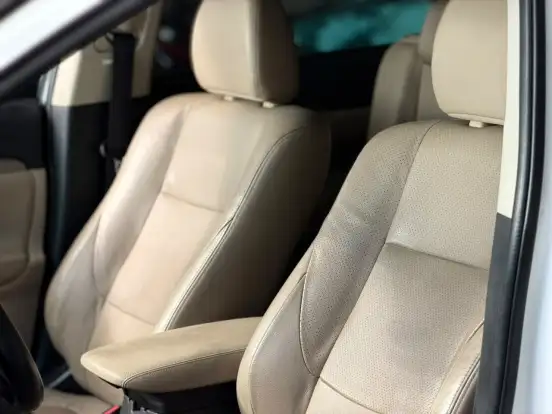 MITSUBISHI-OUTLANDER-2014