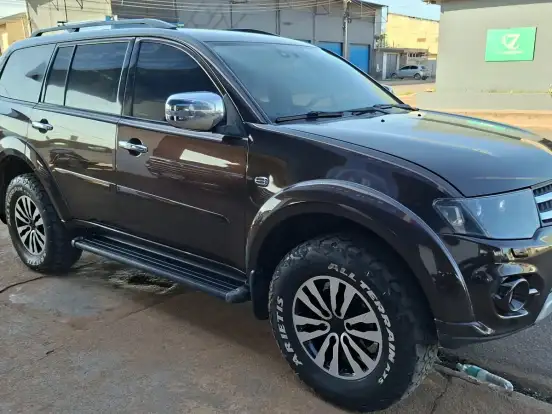 MITSUBISHI-PAJERO DAKAR-3.2 HPE 4X4 7 LUGARES 16V TURBO INTERCOOLER DIESEL 4P AUTOMÁTICO MITSUBISHI-PAJERO DAKAR-2014