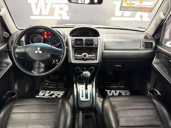 MITSUBISHI-PAJERO TR4-2015