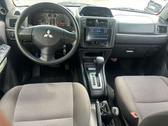 MITSUBISHI-PAJERO TR4-2009