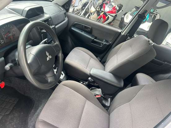MITSUBISHI-PAJERO TR4-2.0 4X4 16V 140CV FLEX 4P AUTOMÁTICO MITSUBISHI-PAJERO TR4-2009