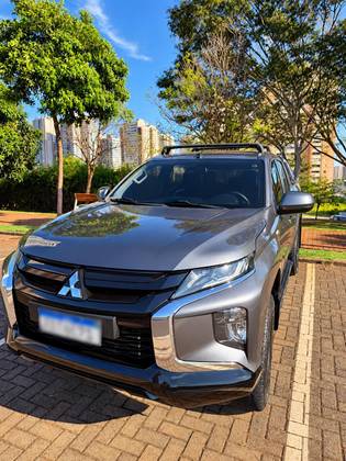 MITSUBISHI L200 TRITON 2.4 16V TURBO DIESEL SPORT GLS CD 4P 4X4 AUTOMÁTICO