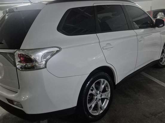 MITSUBISHI-OUTLANDER-2.0 16V GASOLINA 4P AUTOMÁTICO MITSUBISHI-OUTLANDER-2014