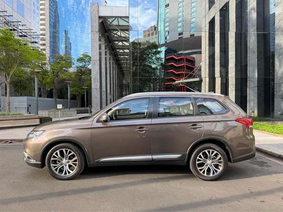 MITSUBISHI-OUTLANDER-2017