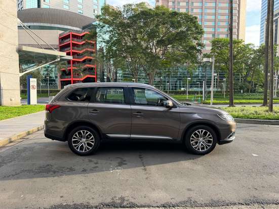 MITSUBISHI-OUTLANDER-2017