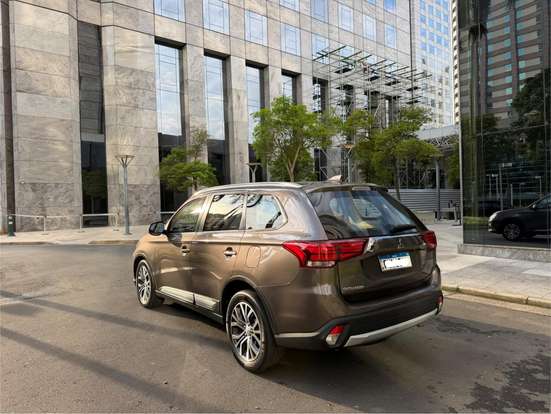 MITSUBISHI-OUTLANDER-2017