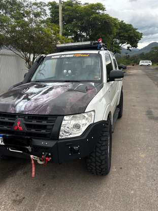 MITSUBISHI-PAJERO FULL-2011