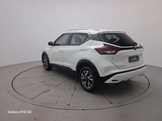 NISSAN-KICKS-2023