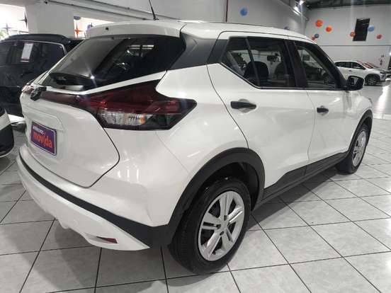 NISSAN-KICKS PLAY-2025
