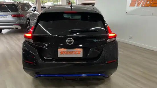 NISSAN-LEAF-2019