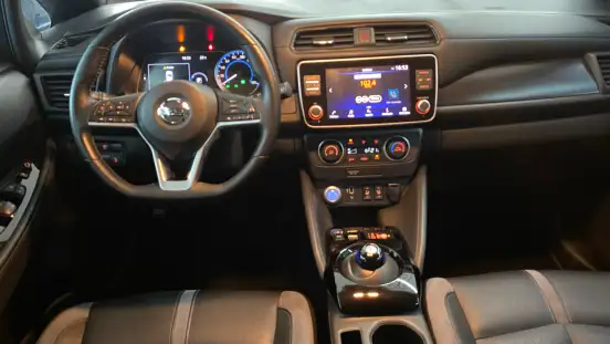 NISSAN-LEAF-2019