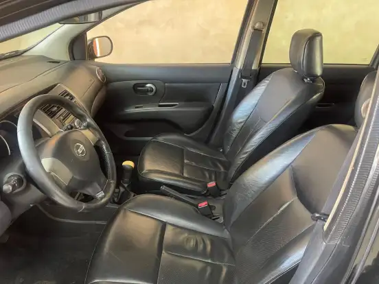 NISSAN-LIVINA-1.6 SL 16V FLEX 4P MANUAL NISSAN-LIVINA-2011