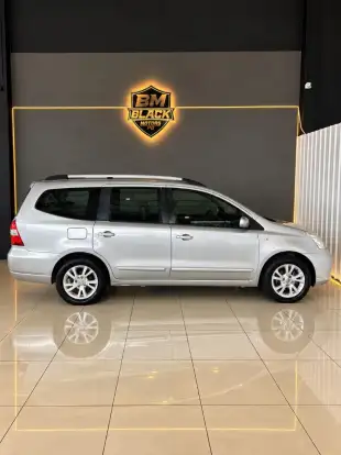 NISSAN-LIVINA-1.8 SL 16V FLEX 4P AUTOMÁTICO NISSAN-LIVINA-2012