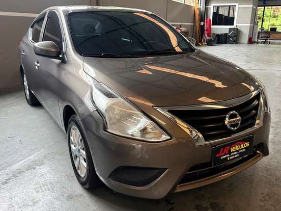 NISSAN-VERSA-2015