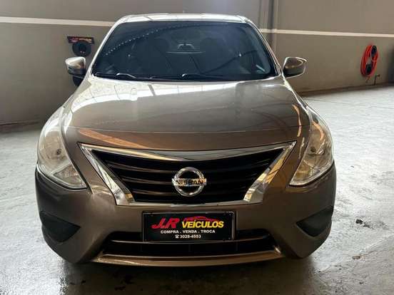 NISSAN-VERSA-2015