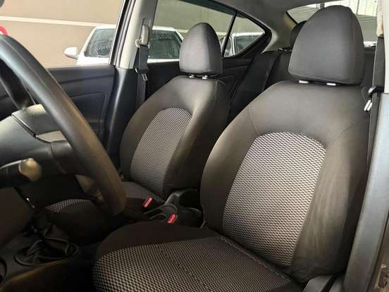 NISSAN-VERSA-2015