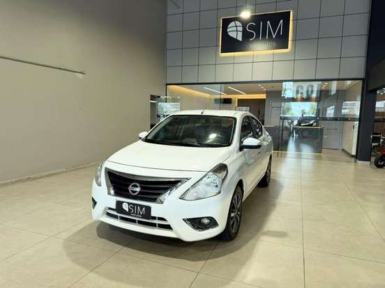 NISSAN-VERSA-2019