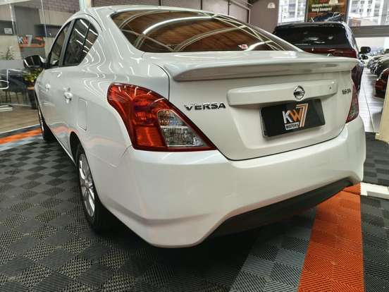 NISSAN-VERSA-2018