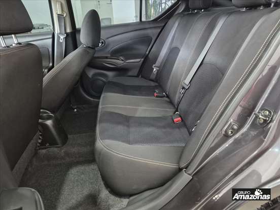 NISSAN-VERSA-2018