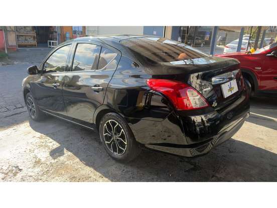 NISSAN-VERSA-2020