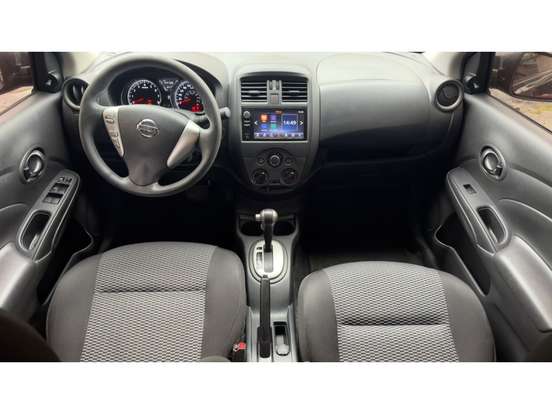 NISSAN-VERSA-2020
