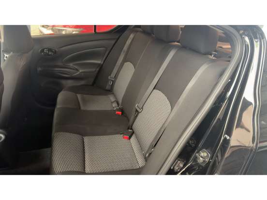 NISSAN-VERSA-2020