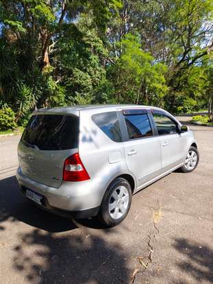 NISSAN-LIVINA-1.8 SL 16V FLEX 4P AUTOMÁTICO NISSAN-LIVINA-2010