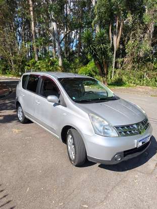 NISSAN-LIVINA-1.8 SL 16V FLEX 4P AUTOMÁTICO NISSAN-LIVINA-2010