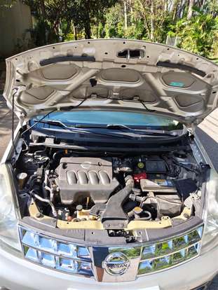 NISSAN-LIVINA-2010