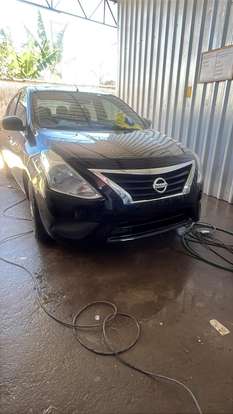 NISSAN-VERSA-2020