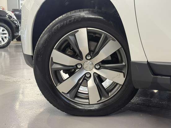 PEUGEOT-2008-2016