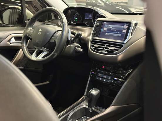 PEUGEOT-2008-2016