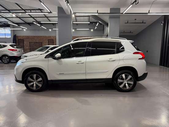 PEUGEOT-2008-2016